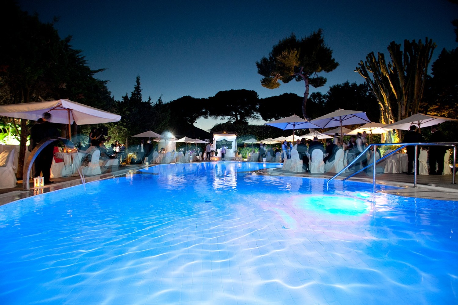 hotel-hermitage-park-terme-night-pool