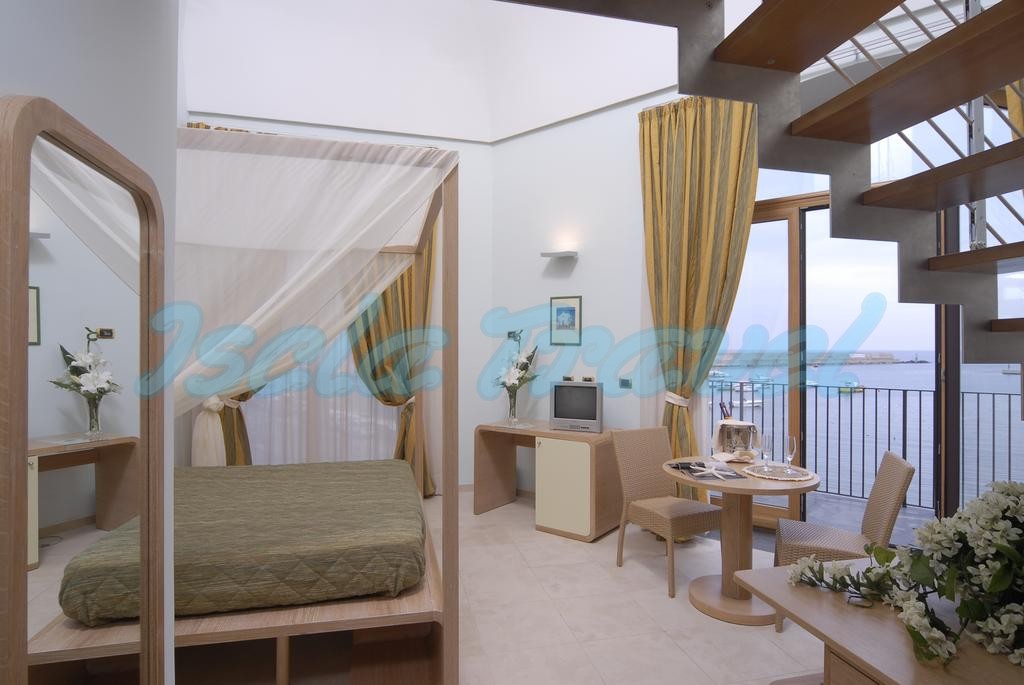 sea-view-room-hotel-ischia-villa-carolina